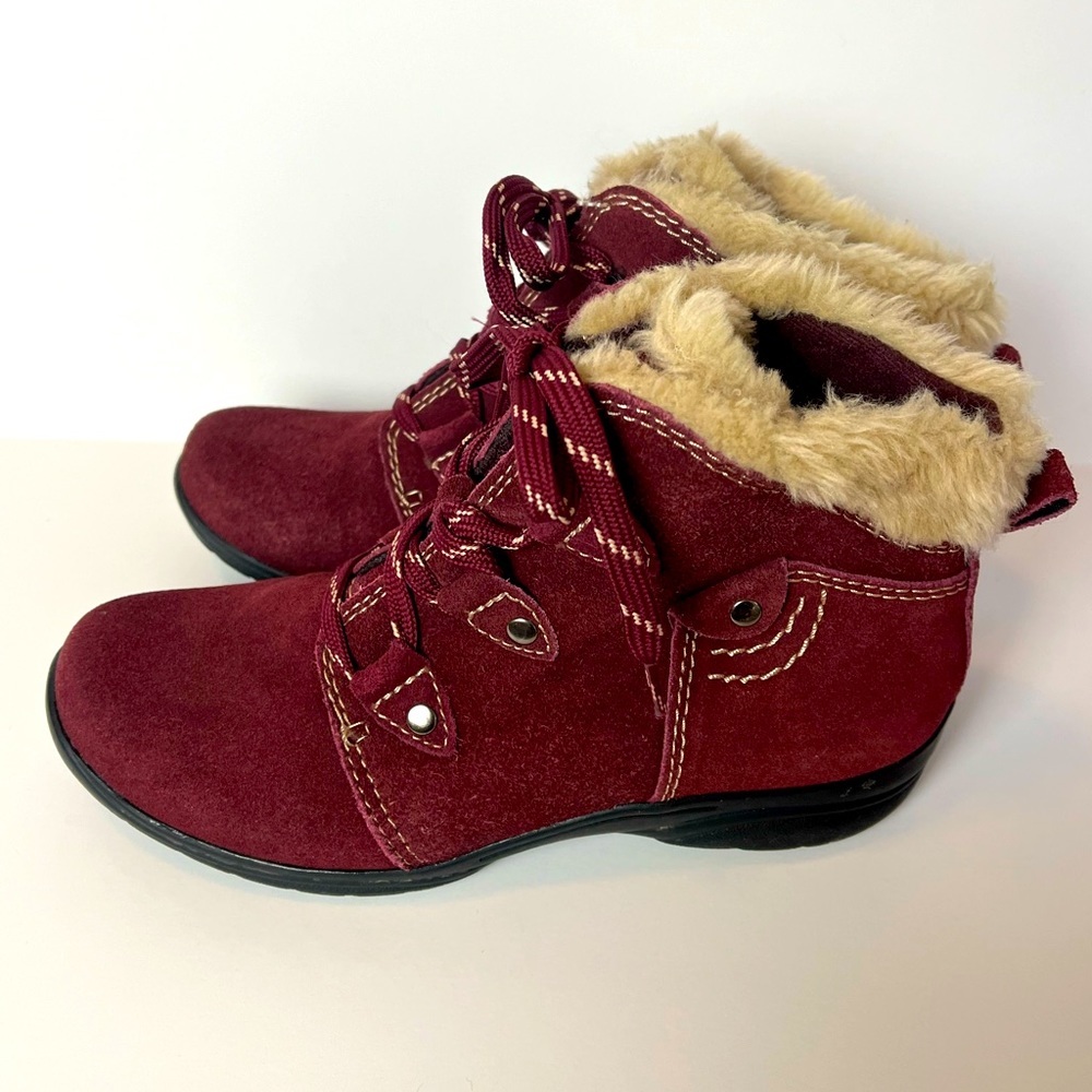 Earth Origins Cooper boots in burgundy color, size 7M